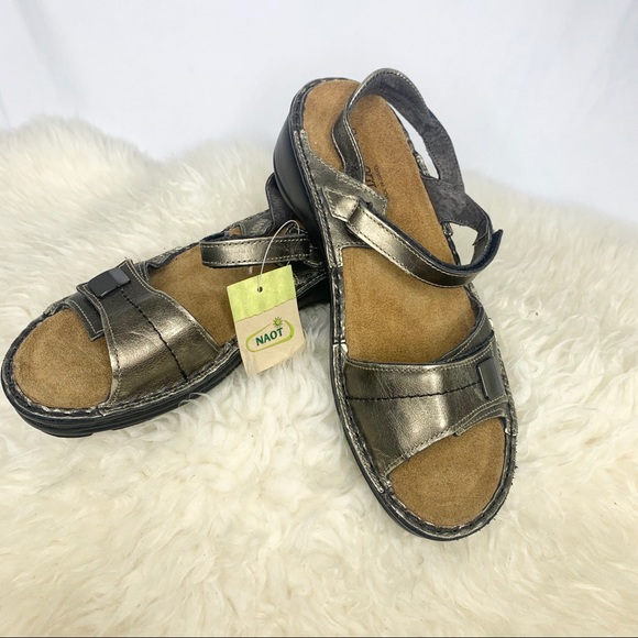 remove super glue from clothes